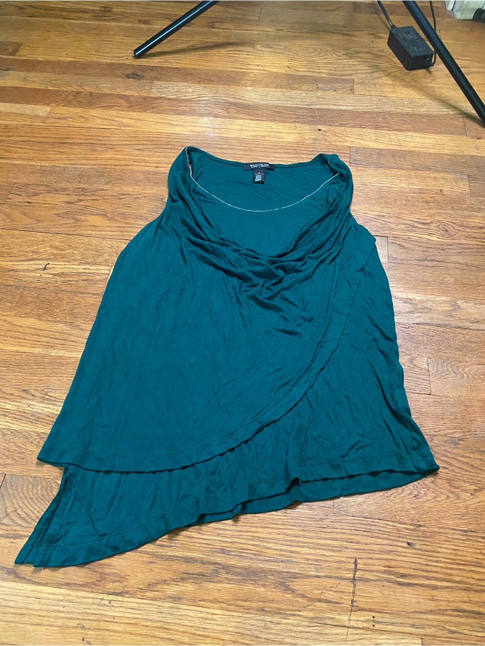 White House Black Market Draped Asymmetrical Sleeveless Top Emerald Green Size S - Picture 4 of 8